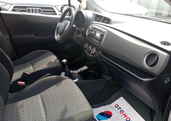 Toyota Yaris cena 29900 przebieg: 133000, rok produkcji 2013 z Kruszwica małe 154